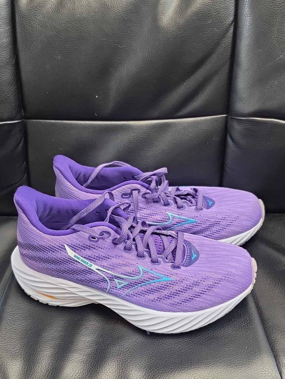 Mizuno Women’s Purple Athletic Running Shoes with Teal Accents